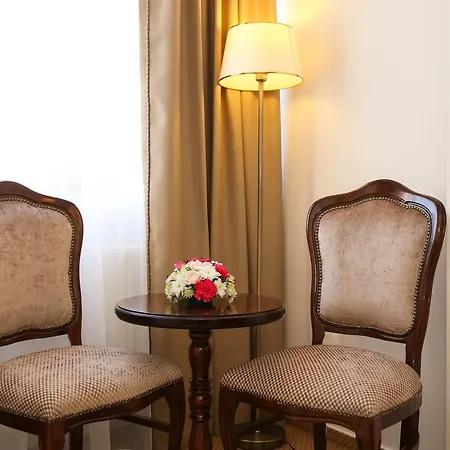 Отель Carmen